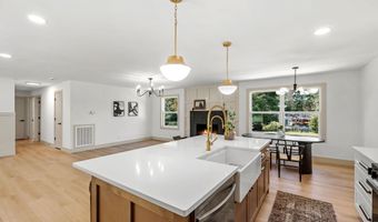 207 Oakmont Dr, Boiling Springs, SC 29316