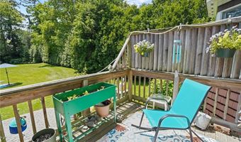 112 County Rd, Barrington, RI 02806