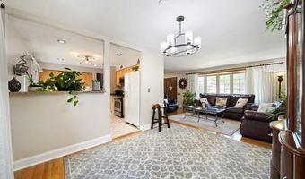 365 W Myrick Ave, Addison, IL 60101