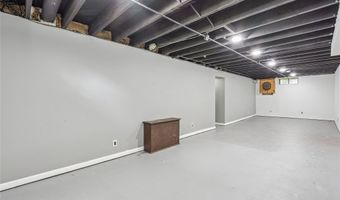 3109 Holcomb Ave, Des Moines, IA 50310