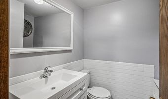 109 Cimarron Ct, Apple Valley, MN 55124