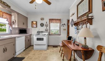 14 Larboard St, Beachwood, NJ 08722
