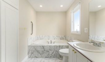 436 Pine Brae St, Ann Arbor, MI 48105