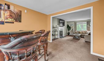 45 Pocono Ln 10, Danbury, CT 06810
