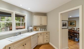 24 Stoney Creek Rd, Highlands, NC 28741
