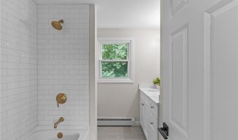 21 Hope Hill Ter, Cranston, RI 02921