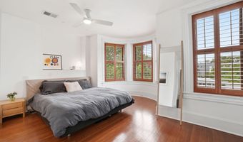 210 8TH St SE, Washington, DC 20003