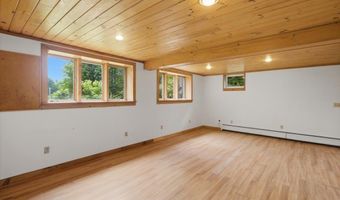 15 Polygraphic Ln, Bennington, VT 05257