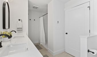 173 Tamrox Dr, Arundel, ME 04046