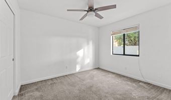 5759 W DRAKE Ct, Chandler, AZ 85226