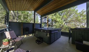 1000 Ivy Ln, Ashland, OR 97520