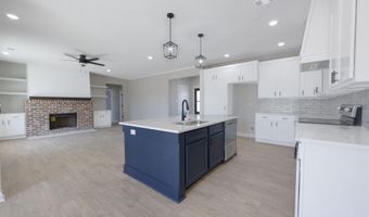 1017 Creekwood Cir, Bauxite, AR 72011