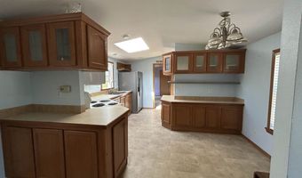 83 Long Shores Dr, Barrington, NH 03825