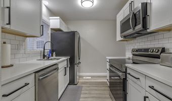 17756 NW LAKEWAY Ct, Beaverton, OR 97006