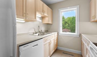 20 Springbrook Dr, Belfast, ME 04915