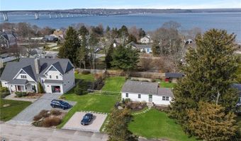 13 Starboard Ave, Jamestown, RI 02835