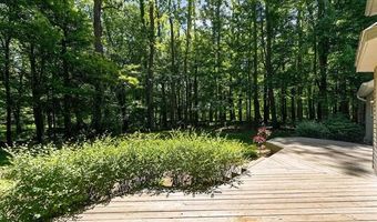 15129 Locust Grove Dr, Argentine, MI 48418