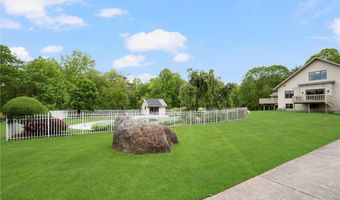 633 Chestnut Hill Rd, Glocester, RI 02814