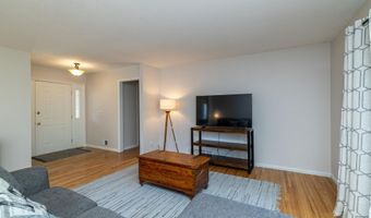 991 Cortland Dr, Apple Valley, MN 55124