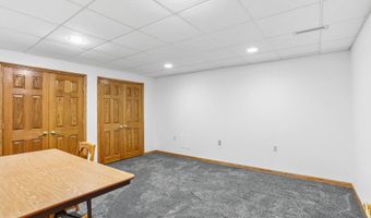 5310 Dorsett Dr, Madison, WI 53711
