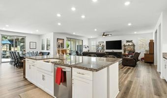 2313 E Lincoln Ave, Escondido, CA 92027