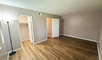 958 S Crossbow Ln 8, Anaheim, CA 92804