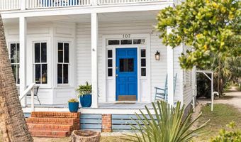 107 Ave B, Apalachicola, FL 32320