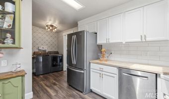 17114 Goodson Rd, Caldwell, ID 83607