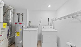 56 Pembroke Rd APT 11, Danbury, CT 06811
