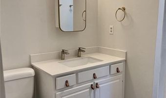 1102 Defoors Lndg NW, Atlanta, GA 30318