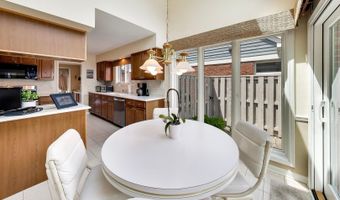 1819 N Normandy Ct, Arlington Heights, IL 60004