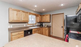 1701 NW 4th St, Abilene, KS 67410