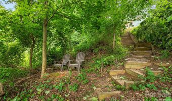 102 Iris St, Asheville, NC 28803