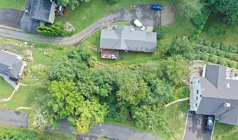 4 Hayestown Hts, Danbury, CT 06811