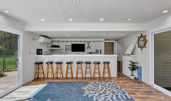 36 Whiting Farm Rd, Branford, CT 06405