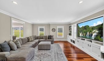 3 Walnut Trl, Andover, NJ 07860