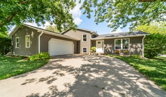 2401 White Oak Dr, Ames, IA 50014