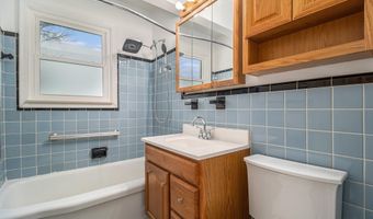 9885 Hubert Ave, Allen Park, MI 48101