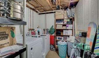 501 Woodhaven Ct 501, Cranston, RI 02920