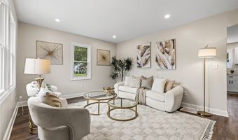 89 Center St, Evans, NY 14006