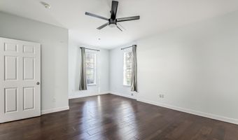 922 W Summerfield Glen Cir, Ann Arbor, MI 48103