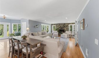 38 Gondola Ave, Jamestown, RI 02835