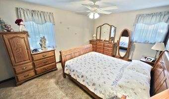 244 MILLER, Akron, PA 17501