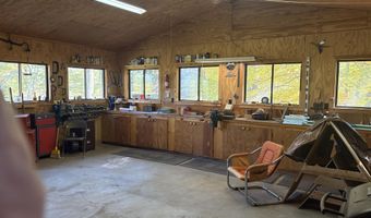 157 Main Rd, Abbot, ME 04406