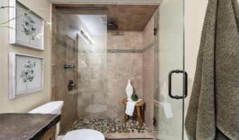 2561 Hidden Meadow Ln, Ballwin, MO 63021