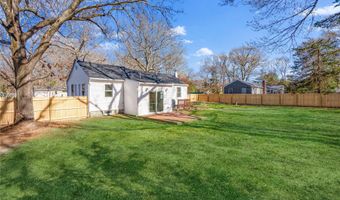 16 Arnold Dr, Middle Island, NY 11953