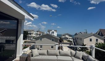 281 7TH St, Avalon, NJ 08202