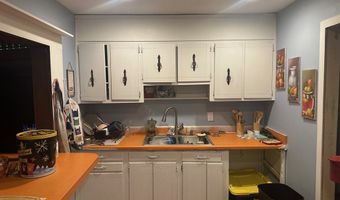 905 5th St, Adel, GA 31620