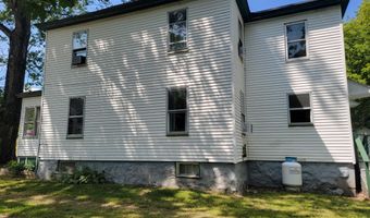 60 Summit St, Baileyville, ME 04694