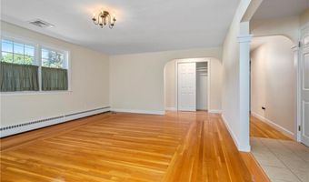 35 Greenfield Rd, Cumberland, RI 02864